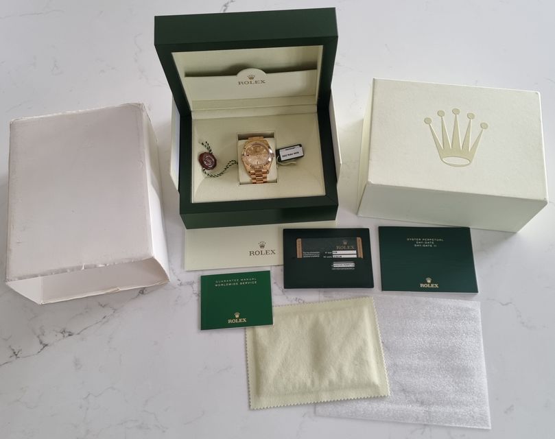 Rolex Day-Date II 218238 Image 6